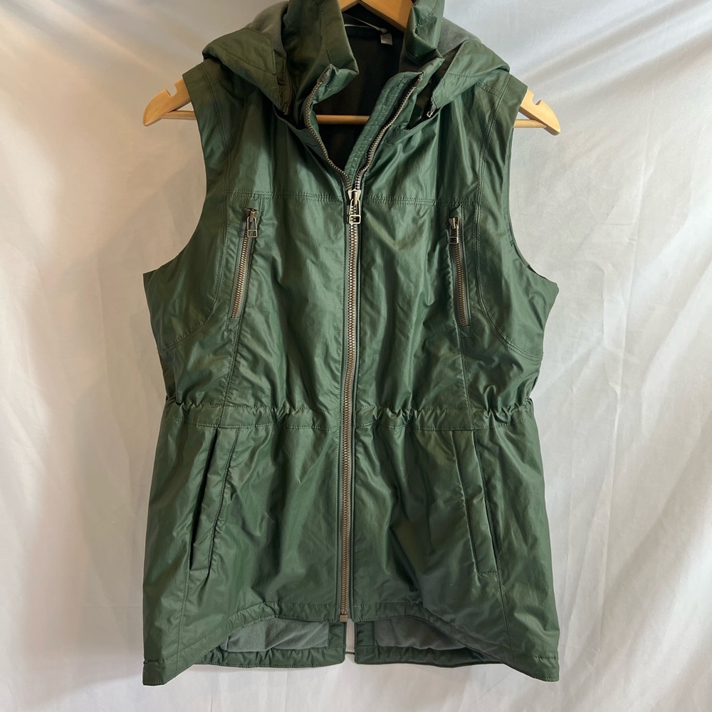 Athleta Alpine Air Vest in Jasper Green